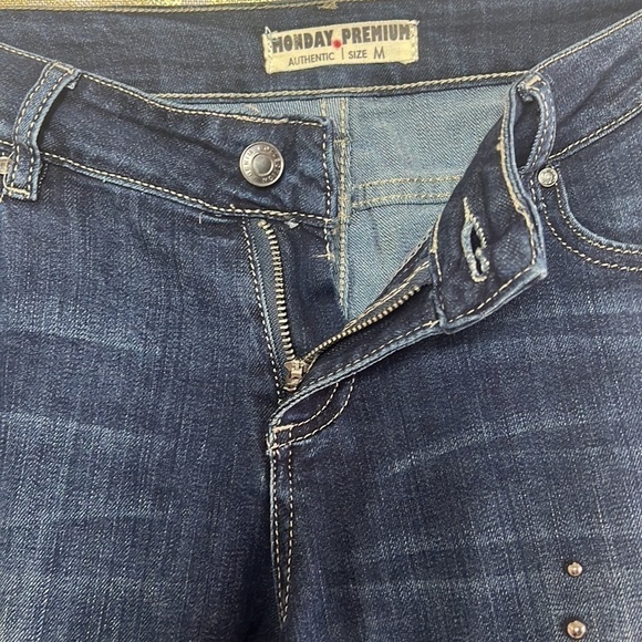 MONDAY Premium Dark Wash Embroidered/Studded Jeans Size M - Picture 7 of 12